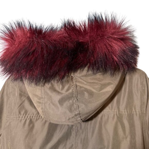 Abercrombie & Fitch Kids Green Parka Coat - Faux Fur Hood - Size 11/12 - Picture 3 of 9